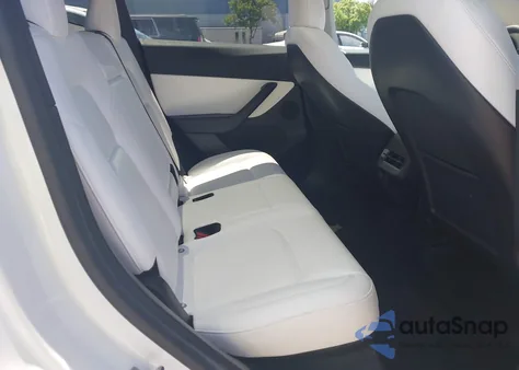 2021 Tesla Model Y Long Range Dual Motor All-Wheel Drive z USA, uszkodzony, nr VIN 5YJYGDEE2MF225098